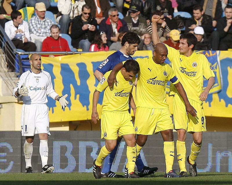 El Villarreal mira a Europa tras vencer al Xerez