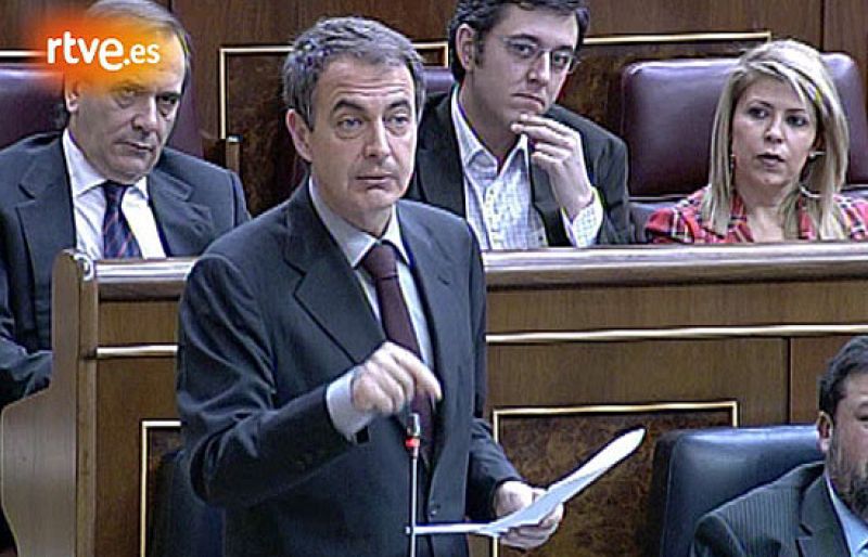 Zapatero a Rajoy: "Es inaceptable que mantenga silencio ante la llamada a la rebelión de Aguirre"