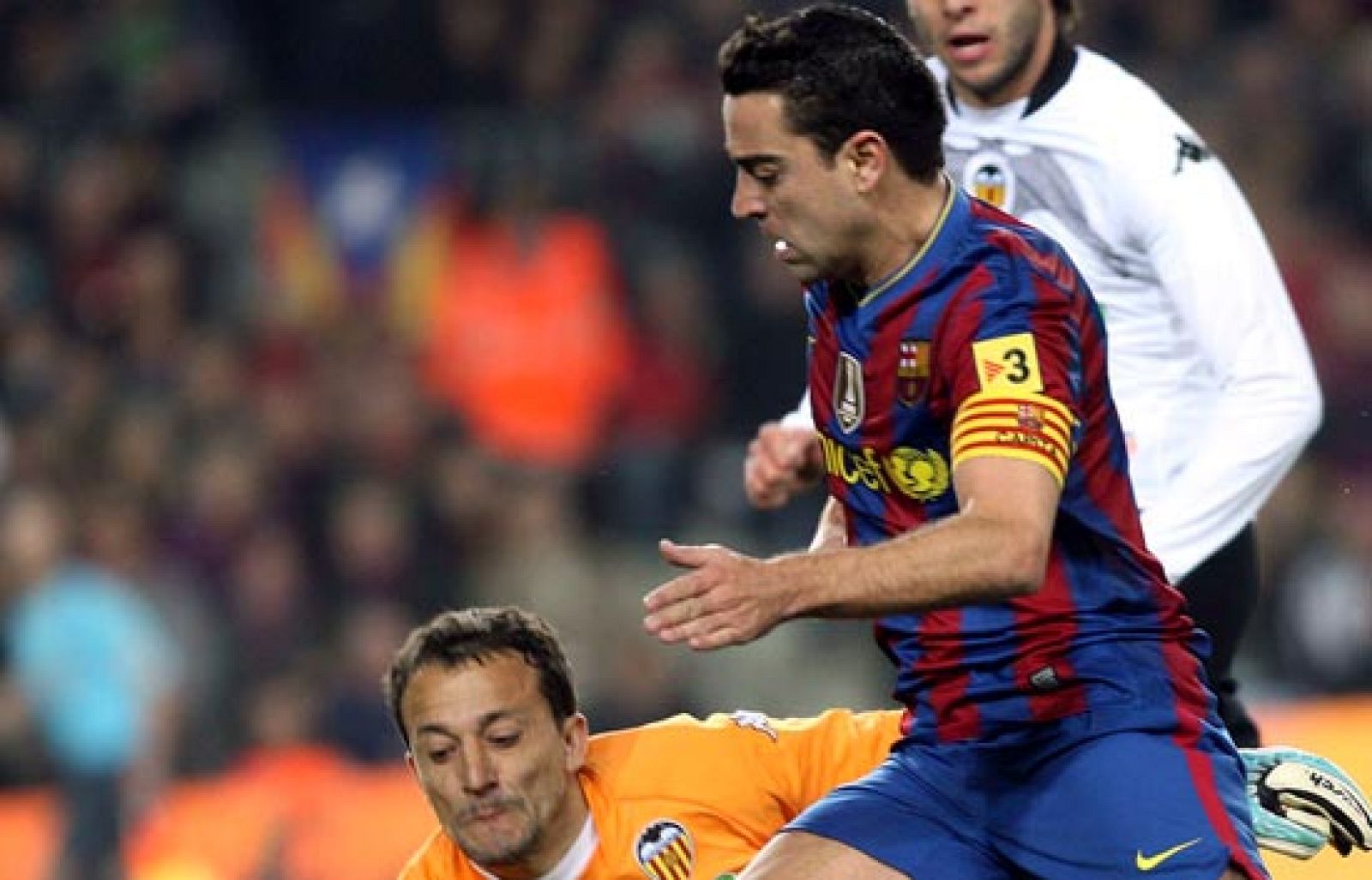 Xavi, baja ante el Stuttgart - Champions League | Ver