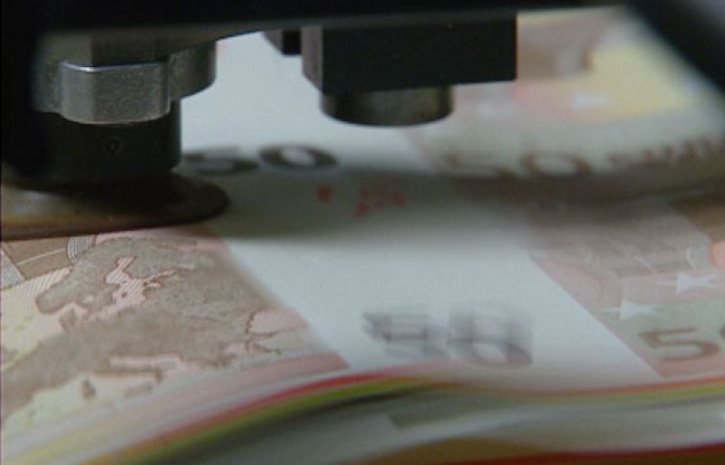 Bruselas pide a España medidas más concretas para reducir el déficit y cambios en las pensiones