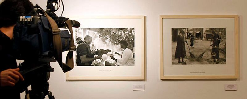 Sabine Weiss, fotógrafa de la ternura, explora la respuesta del hombre ante la divinidad