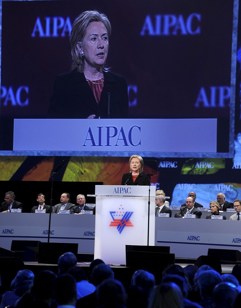 Clinton condena la política de asentamientos de Israel ante el 'lobby' judio