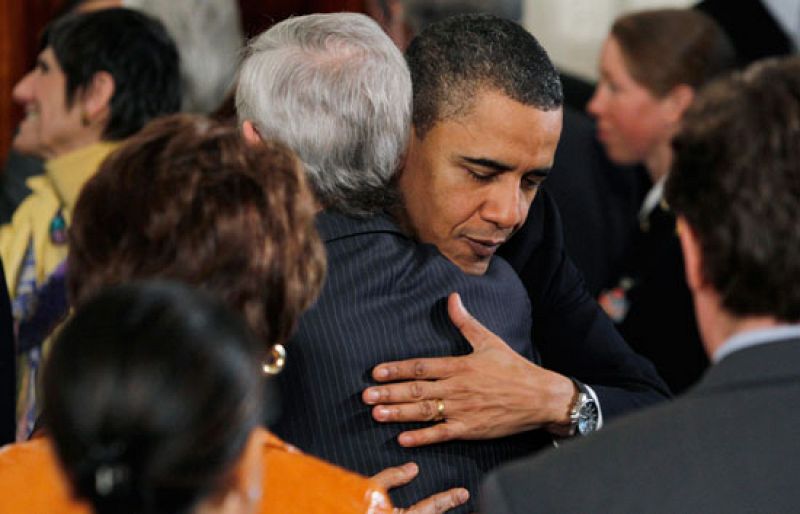 Obama proclama una "nueva era" tras firmar su reforma sanitaria