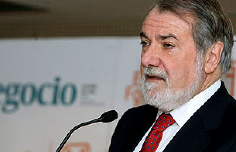 De la Vega cree "desvergonzadas" las palabras de Mayor Oreja y Rajoy no las valora