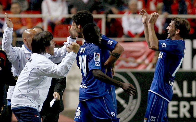 El Xerez alarga la crisis del Sevilla