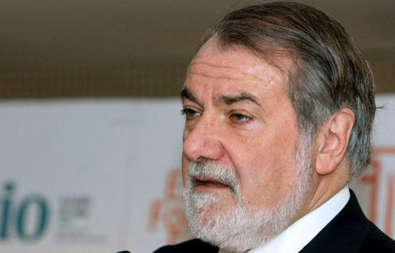 Rajoy defiende a Mayor Oreja: "Hay que escucharle en temas de terrorismo. Yo lo hago"