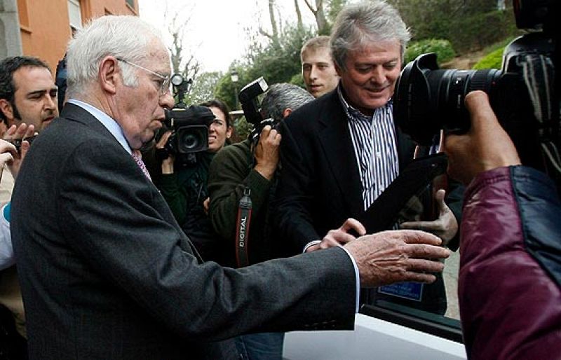 Del Nido y Aragonés se dan un plazo de 24 horas para llegar a un acuerdo