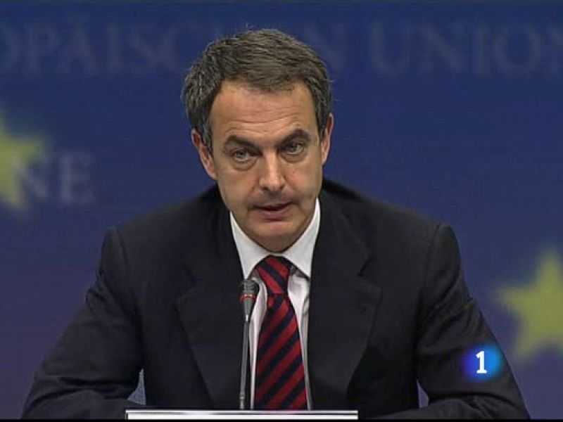 Zapatero pide "una solución europea" para Grecia y Merkel insiste en acudir al FMI