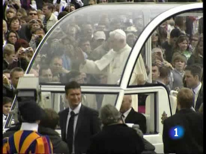 El Vaticano denuncia una "campaña de acoso" al Papa con los nuevos casos de pederastia