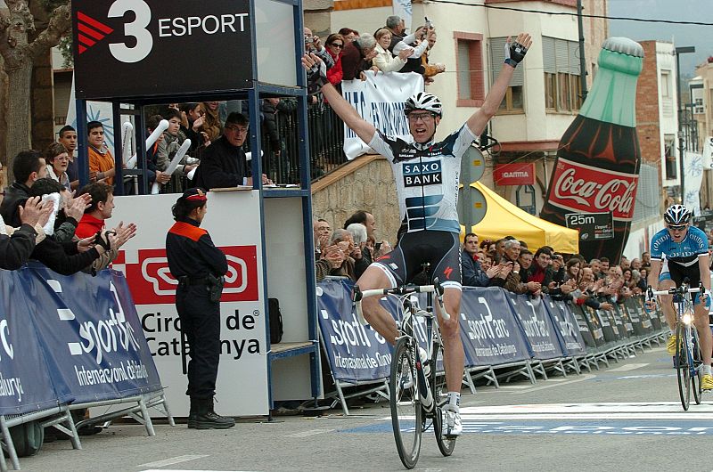 Voigt vuelve a ganar tras su brutal caída en el Tour y Rodríguez sigue líder