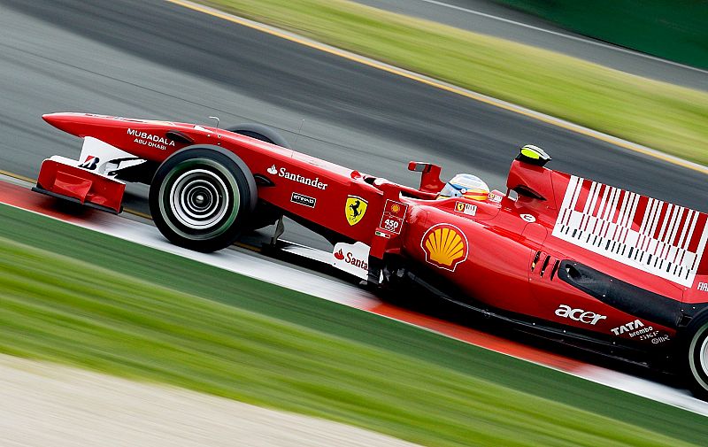 Los McLaren dominan los segundos libres, Alonso decimoquinto