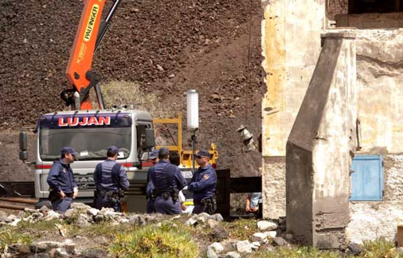 La Policía da por terminada la búsqueda de los huesos del pozo en Jinamar | Ver