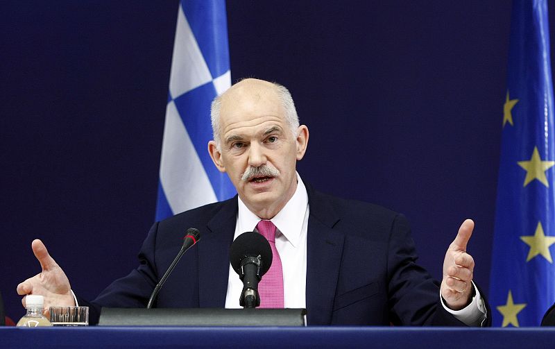 Grecia prueba su credibilidad financiera tras el rescate europeo con una emisión de deuda
