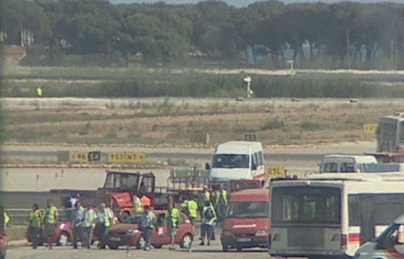 Condenados a dos años de cárcel 23 trabajadores que invadieron las pistas de El Prat