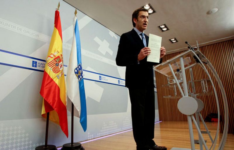 Feijóo anuncia la disposición de Caixa Galicia y Caixanova a abordar su fusión