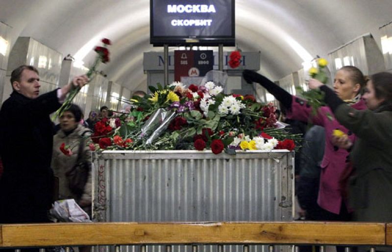 Día de duelo en Moscú entre críticas al gobierno de Medvedev por falta de seguridad en el país
