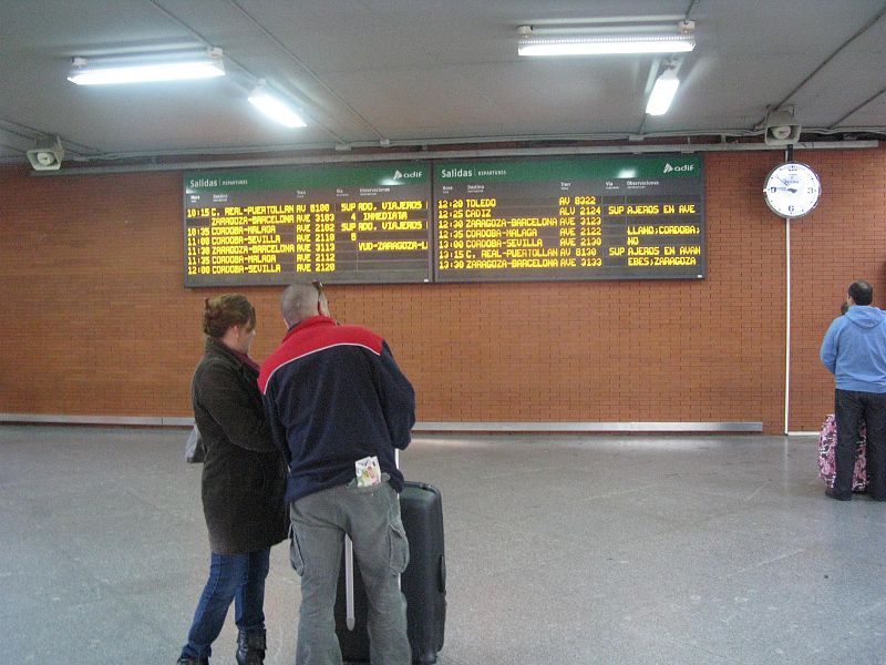 Sin avión a Praga por la huelga de trenes y en taxi desde Toledo para coger el AVE a Barcelona