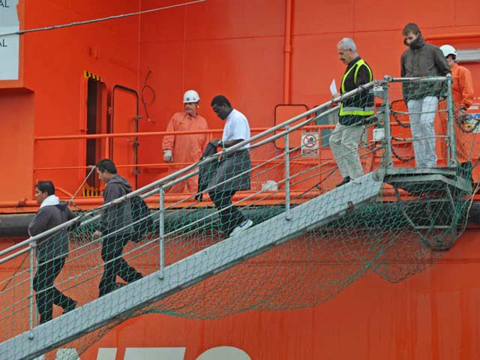 Se suspende la búsqueda de los dos marineros del carguero Kea | Ver