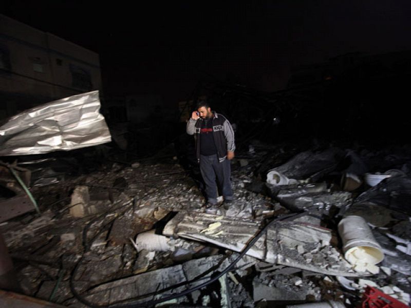 Bombardeos israelíes sobre Gaza hieren a dos niños y provocan numerosos daños materiales