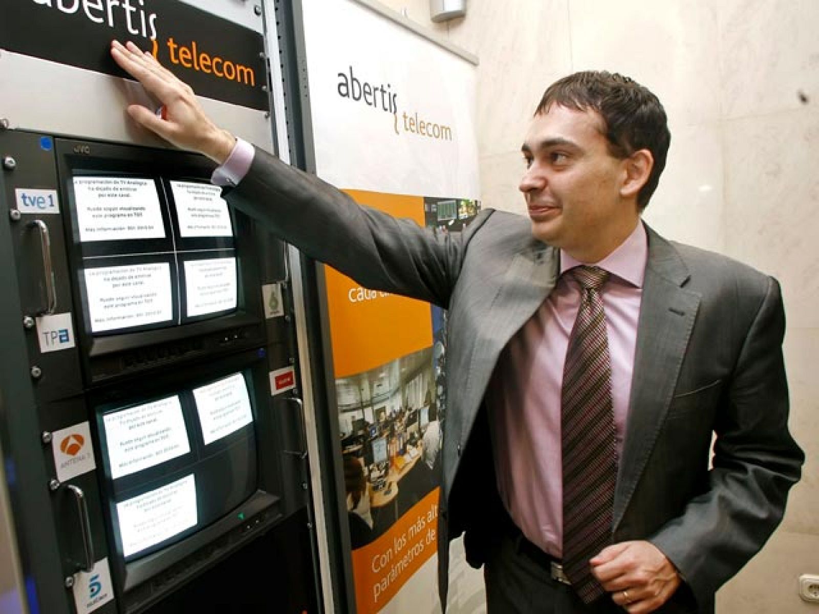 El largo goteo de pueblos que se pasan a la televisión digital llega hoy a su fin - Ciencia y tecnología en Rtve.es | Ver