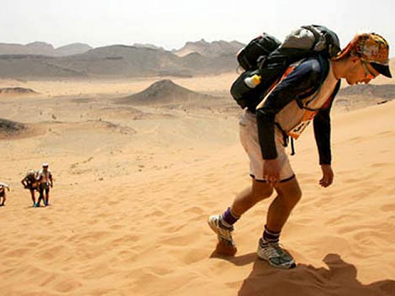 Arranca en Marruecos el Maratón de las Arenas, 250 km a pie por el desierto en seis días