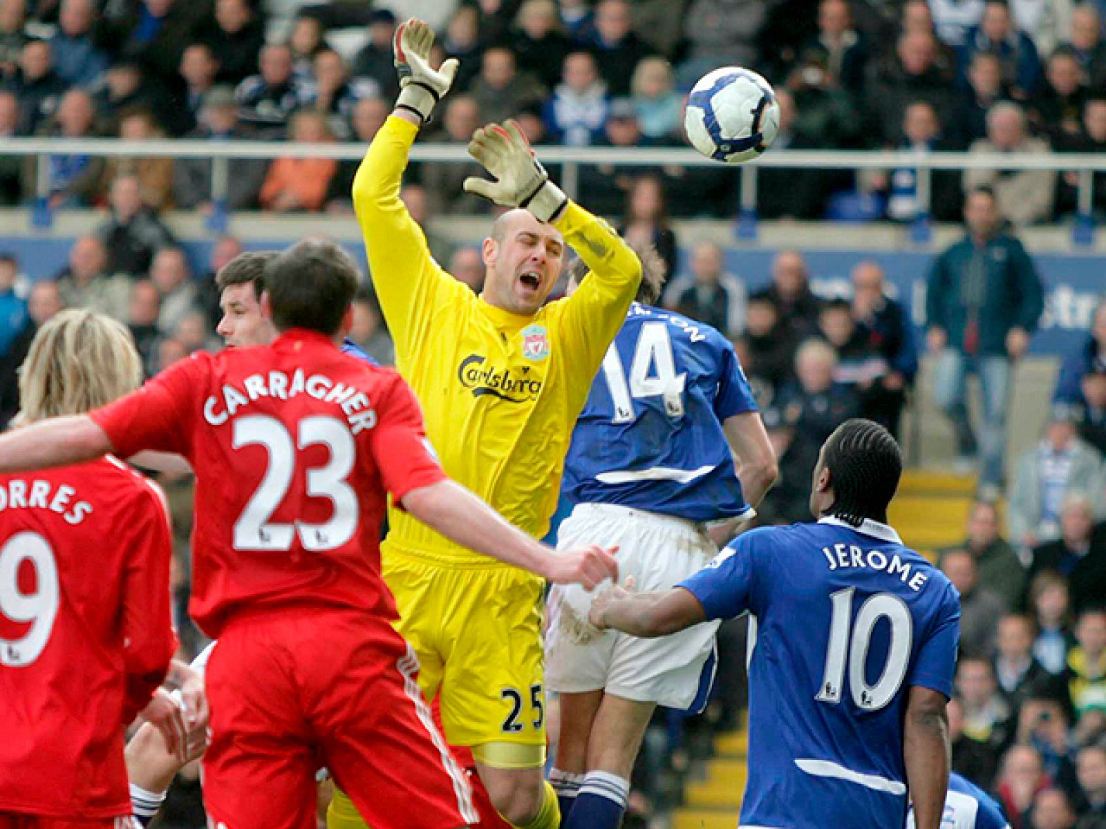 El conjunto de Rafa Benítez se complica un poco más su clasificación para la Champions al empatar ante el Birminghan 1-1.