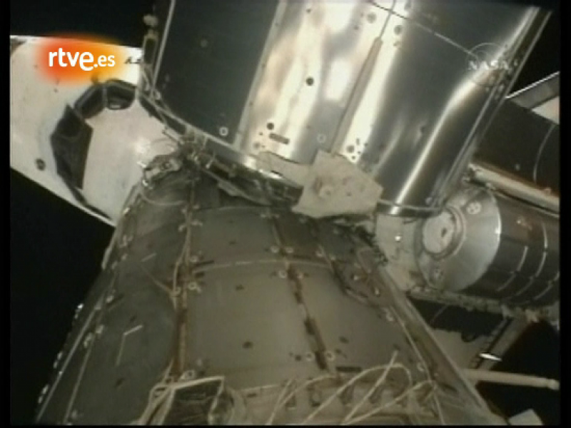 El Discovery se acopla con éxito a la ISS tras dos días de viaje