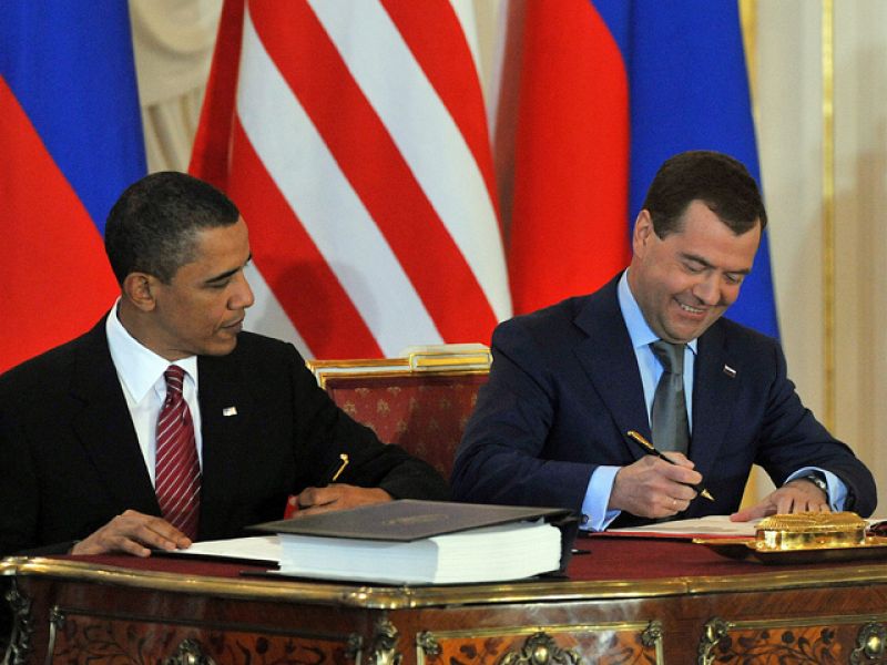 La firma del acuerdo nuclear en Praga alumbra una nueva primavera en las relaciones EE.UU.- Rusia