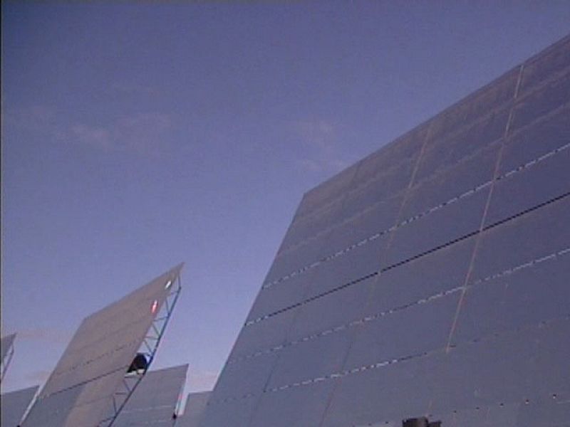 Industria sospecha de plantas solares fotovoltaicas que generan electricidad de noche