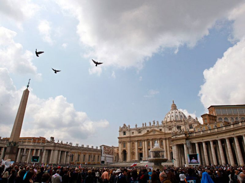 El Vaticano insta a denunciar "siempre" los casos de curas pederastas ante la autoridad civil