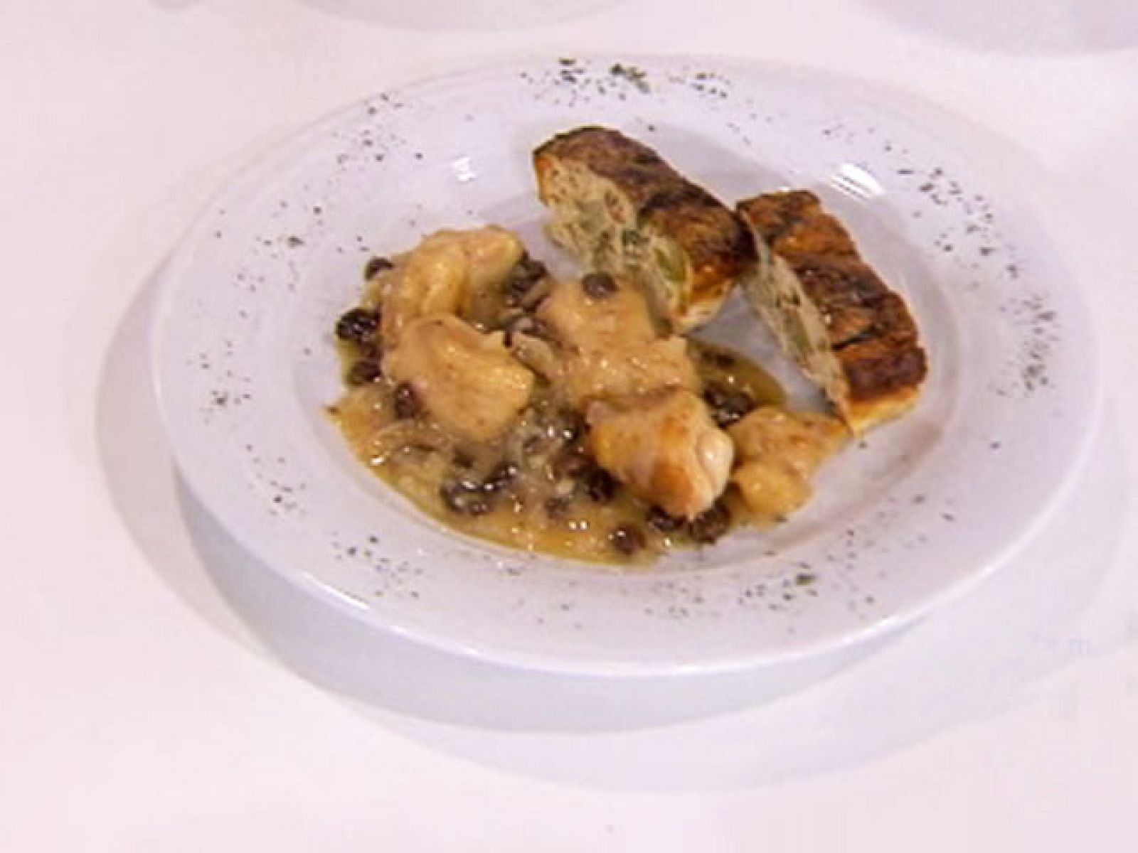 Saber cocinar - Pollo guisado con pastel de verduras - RTVE Cocina | Ver