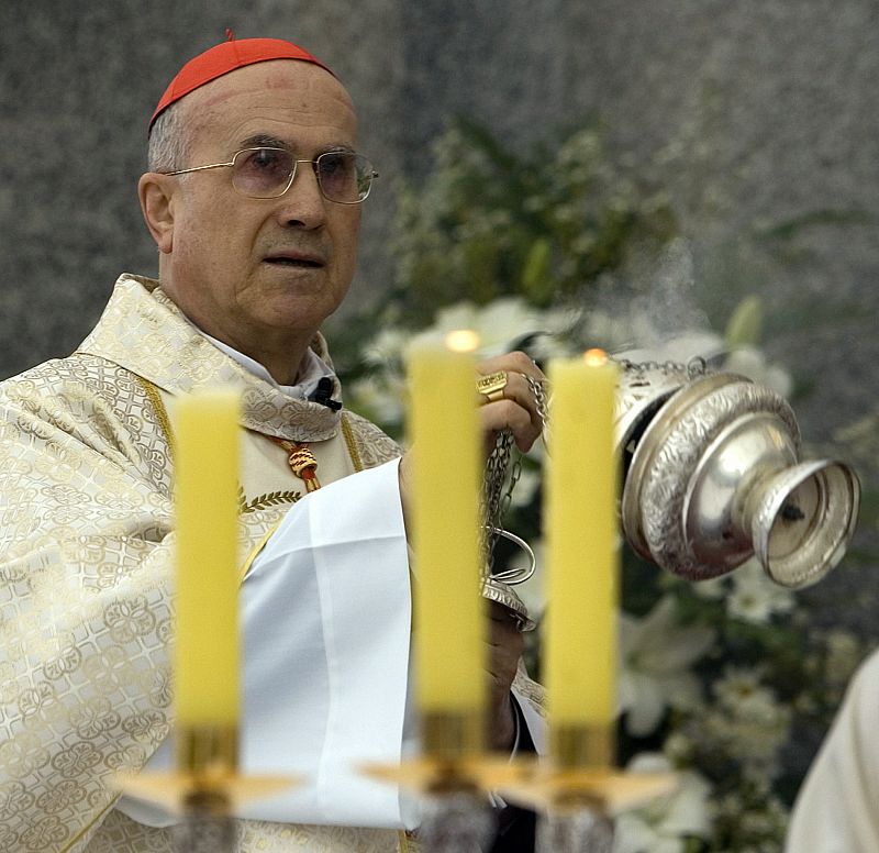 El número 2 del Papa vincula los casos de abusos en la iglesia con la homosexualidad