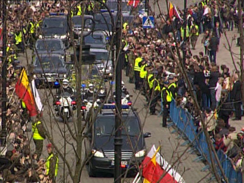 La clase política polaca llora la muerte de su élite en Katyn