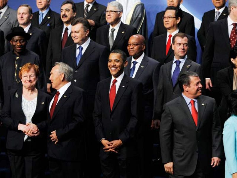 Obama pide medidas concretas para impedir que los terroristas se hagan con el arma nuclear