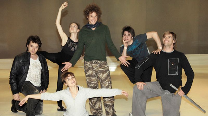 Daniel Diges comienza los ensayos de la coreografía de la final de Eurovisión 2010