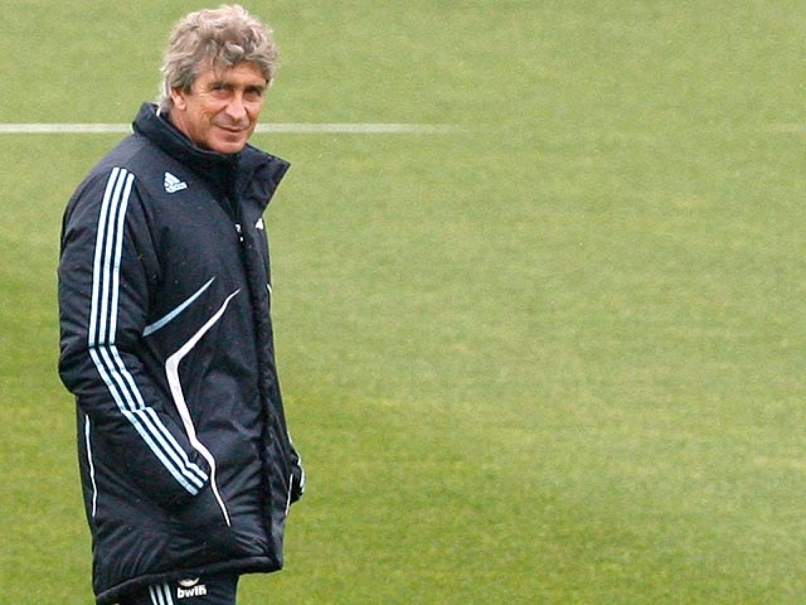 El técnico del Real Madrid, Manuel Pellegrini, ha insistido ante las preguntas sobre su futuro en que eso es lo que menos le "importa" en estos momentos.