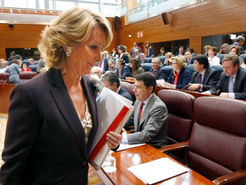 Aguirre pide a los diputados de Madrid imputados en Gürtel que dejen sus escaños