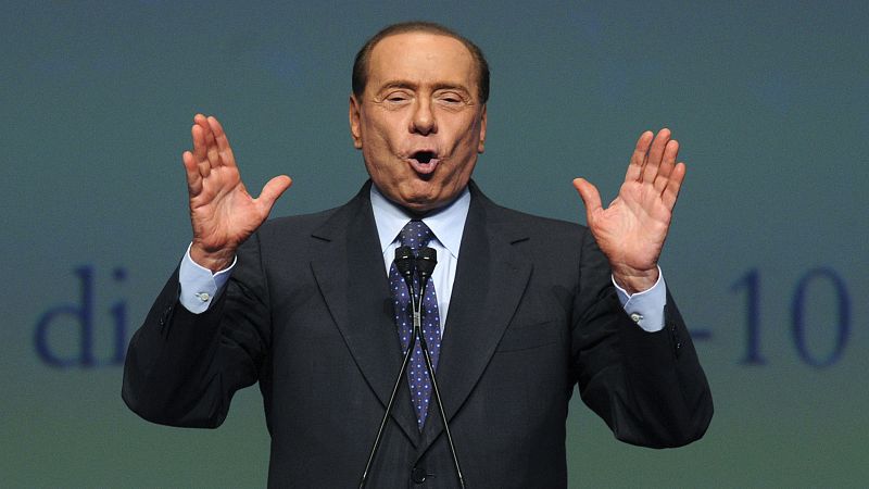 Berlusconi culpa a libros como "Gomorra" y series de televisión de promocionar la mafia italiana