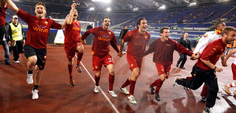 El AS Roma mantiene el liderato