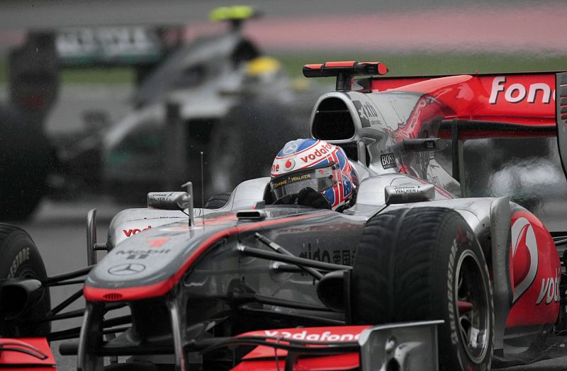 McLaren pesca en el río revuelto de Shanghái