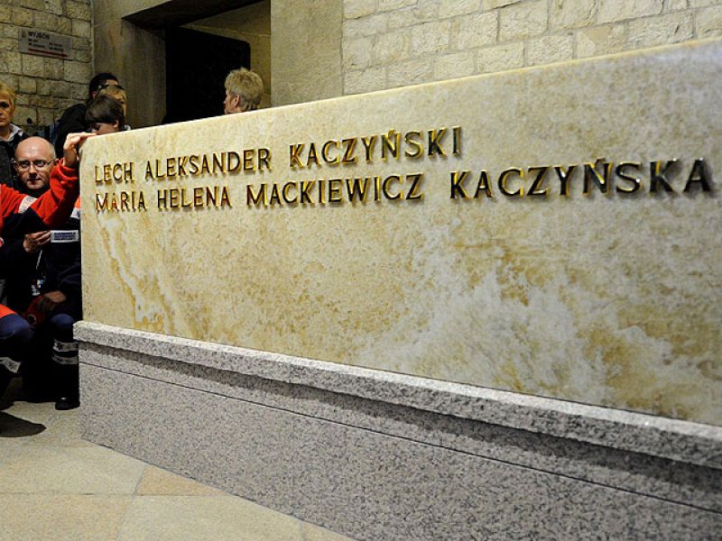 Los restos de Lech Kaczynski reposan en el castillo de Wawel junto a los reyes de Polonia