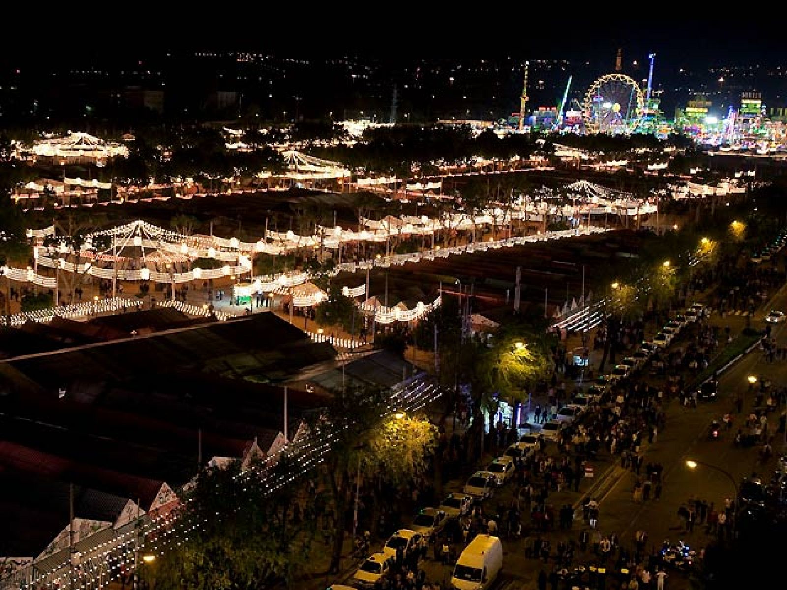 El 'alumbrado' abre la Feria de Abril | Ver