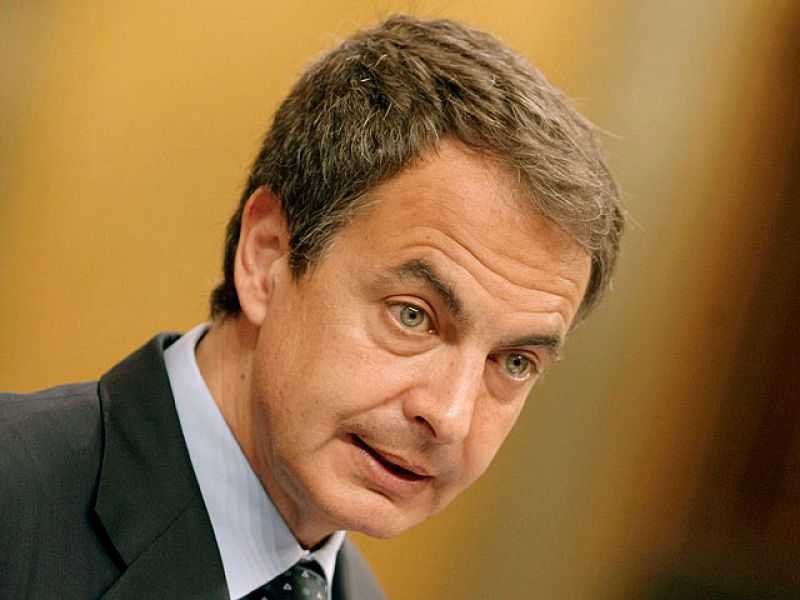 Zapatero afirma que la renovación del TC debe hacerse "cuanto antes" pero avala su legitimidad