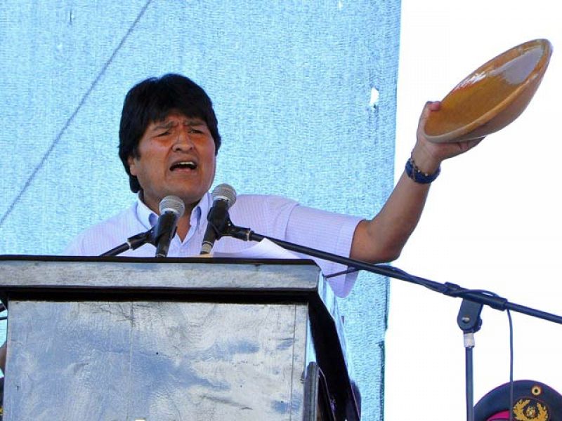 Evo Morales asegura que los homosexuales europeos lo son por comer pollo