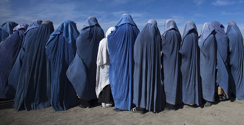 Francia presentará en mayo un proyecto de ley para prohibir el burka en los espacios públicos