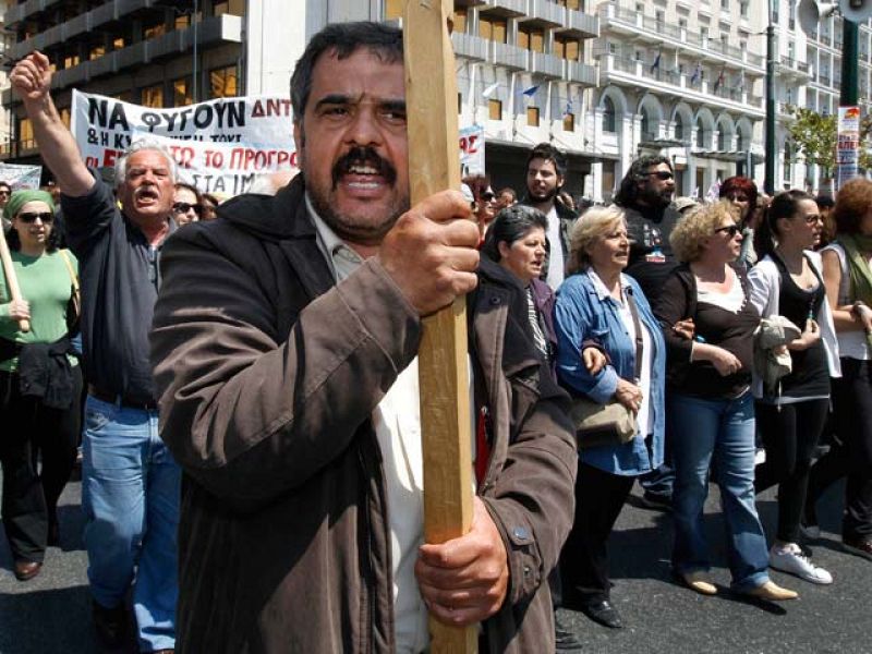 Moody's recorta la calificación de Grecia y estudia nuevas rebajas a corto plazo