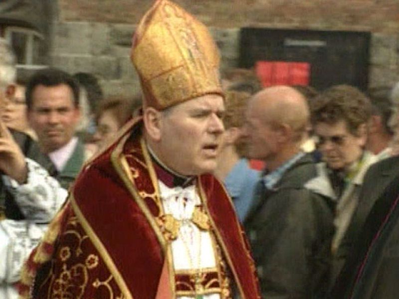 El Papa cesa a un obispo belga de 74 años acusado de abusar sexualmente de un joven