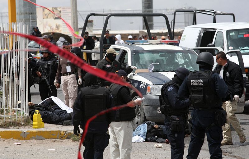 Seis policías y un sicario mueren en una emboscada de narcotraficantes en Ciudad Juárez