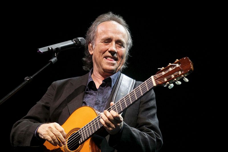 Serrat ofrece a Miguel Hernández su homenaje más íntimo y sentido