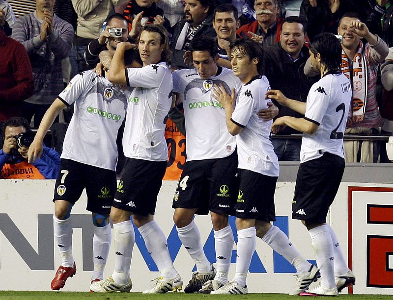 Villa sostiene al Valencia de penalti